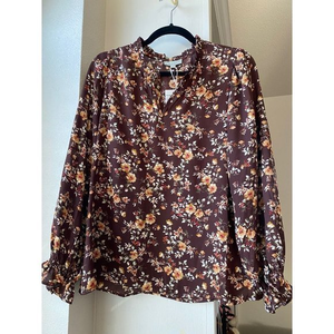 Status by Chenault NWT Long Sleeve Blouse‎ Size Medium